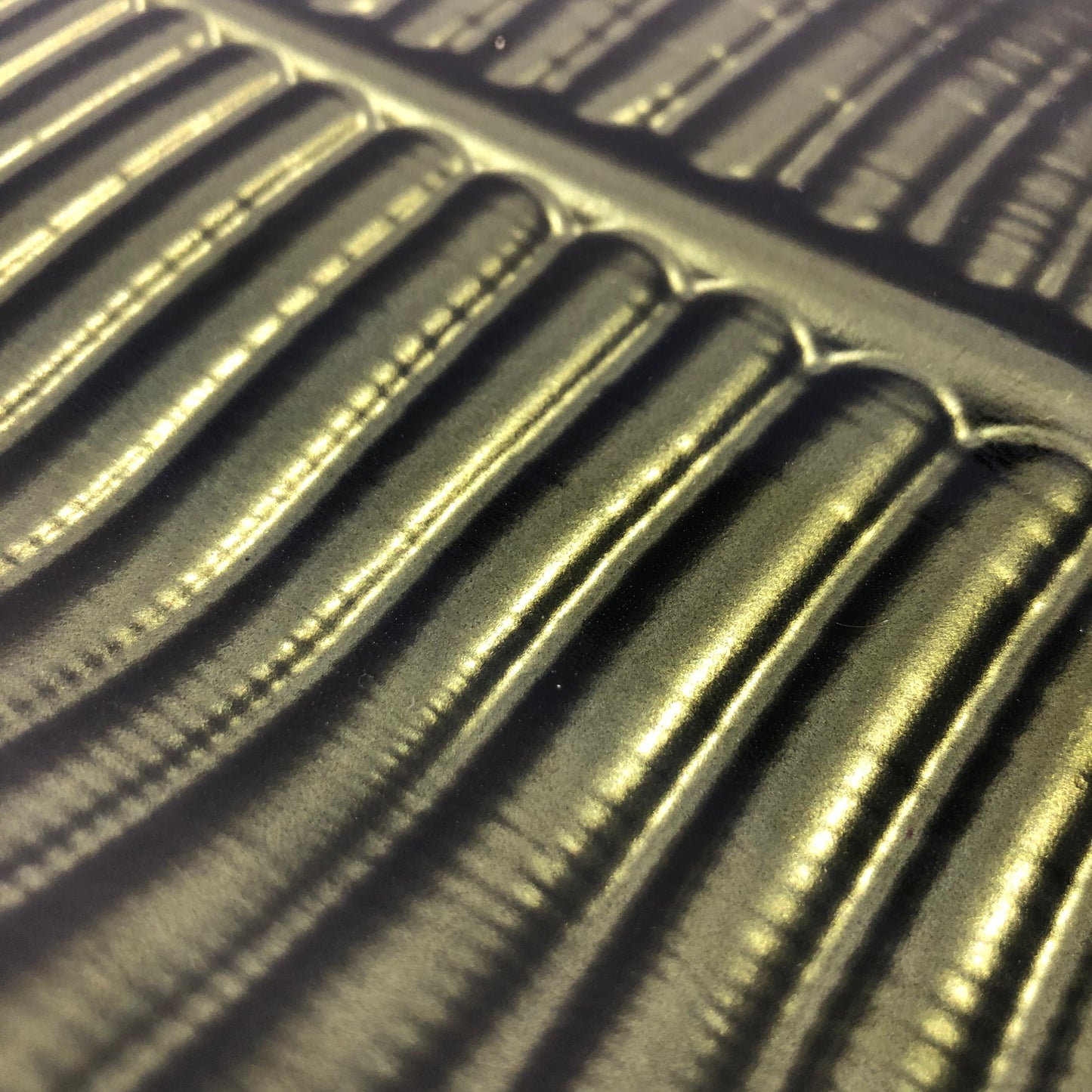 P90277 - Banana leaf pillar holder