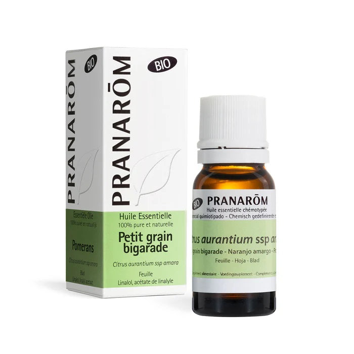 BOUTIELLE D'HUILE ESSENTIELLE DE PETIT GRAIN BIGARADE DE MARQUE PRANAROM AVEC SON EMBALLAGE
