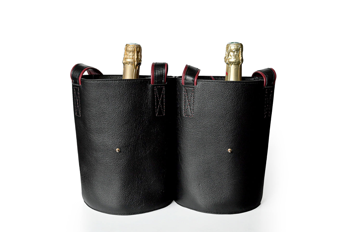 SAC À VIN OUIKEN OUVERT AVEC DEUX COMPARTIMENTS POUR Y METTRE DEUX BOUTEILLES, UNE POCHETTE POUR LE LIMONADIER ET PLUS