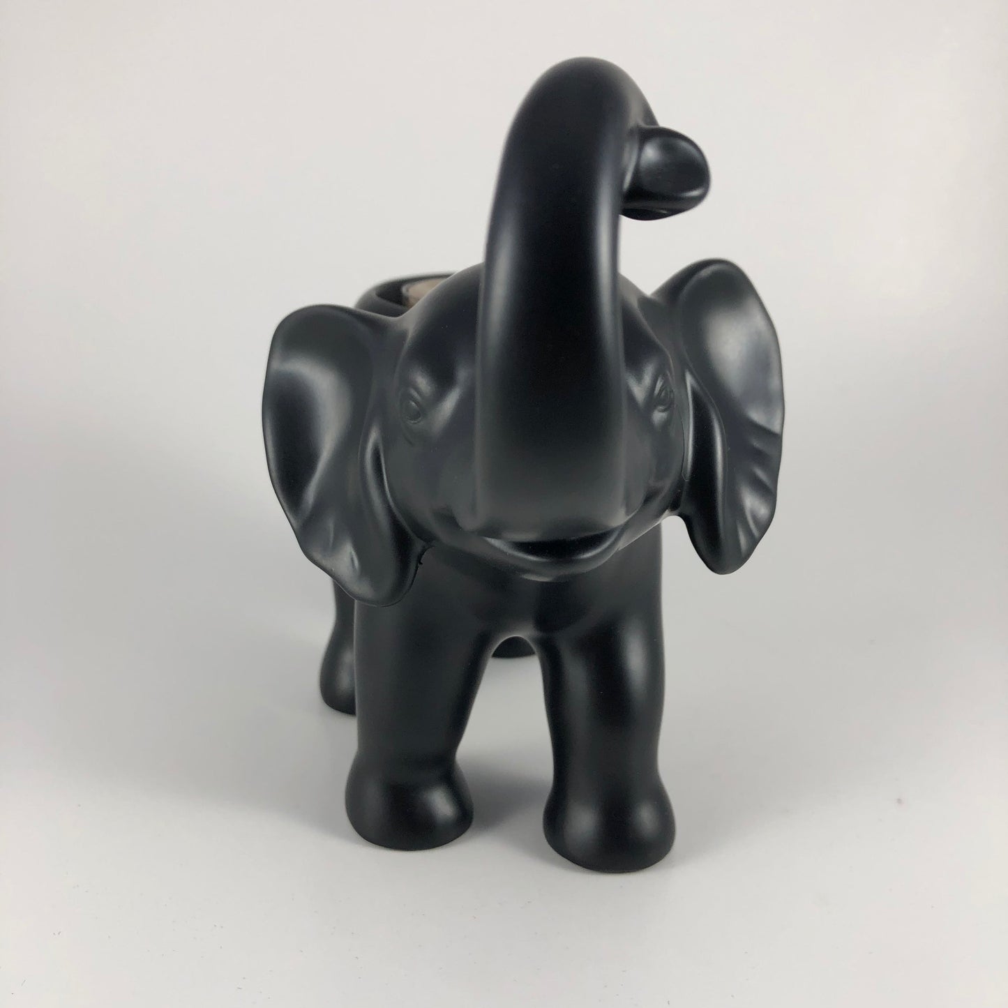 P9855 - Ebony Elephant Elephant