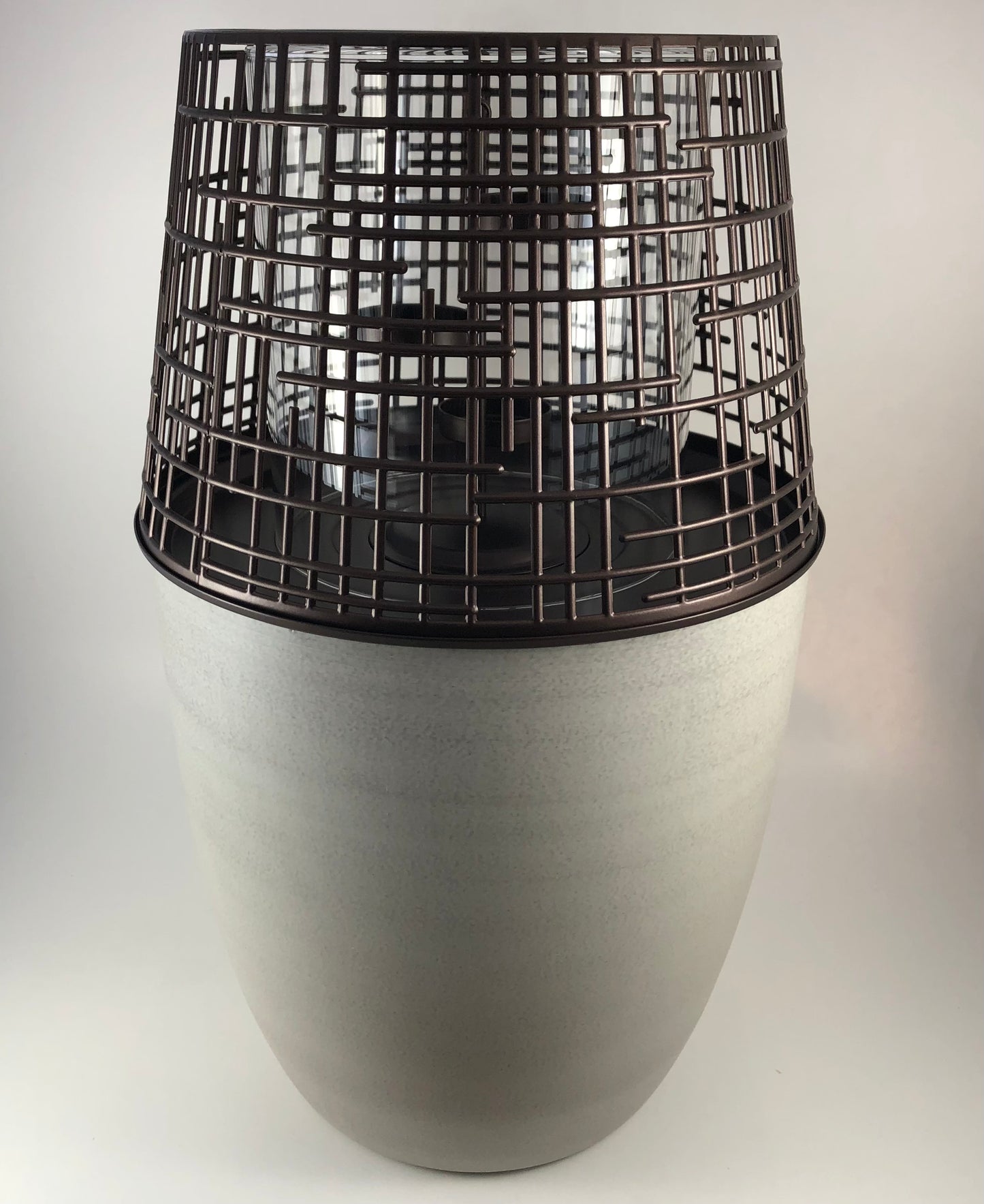 P93250 - Contemporary storm lamp holder