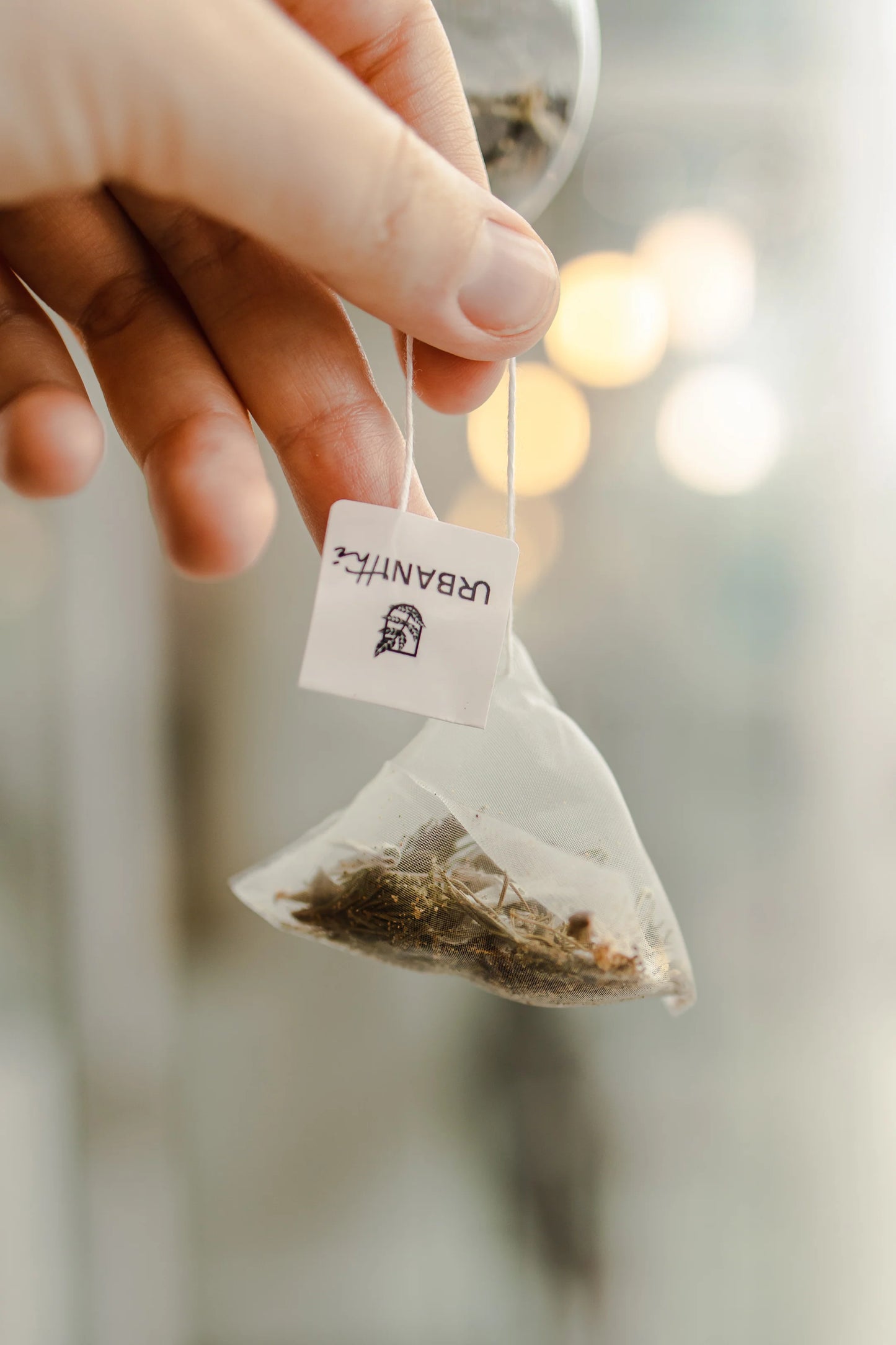 SACHET PYRAMIDAUX BIODÉGRADABLE DE THÉ OU TISANE  DE MARQUE URBANITHÉ