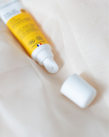 TUBE OUVERT DU SOIN DES LÈVRES RÉPARATEUR 10% DE MIEL DE MANUKA DE MARQUE CICAMANUKA