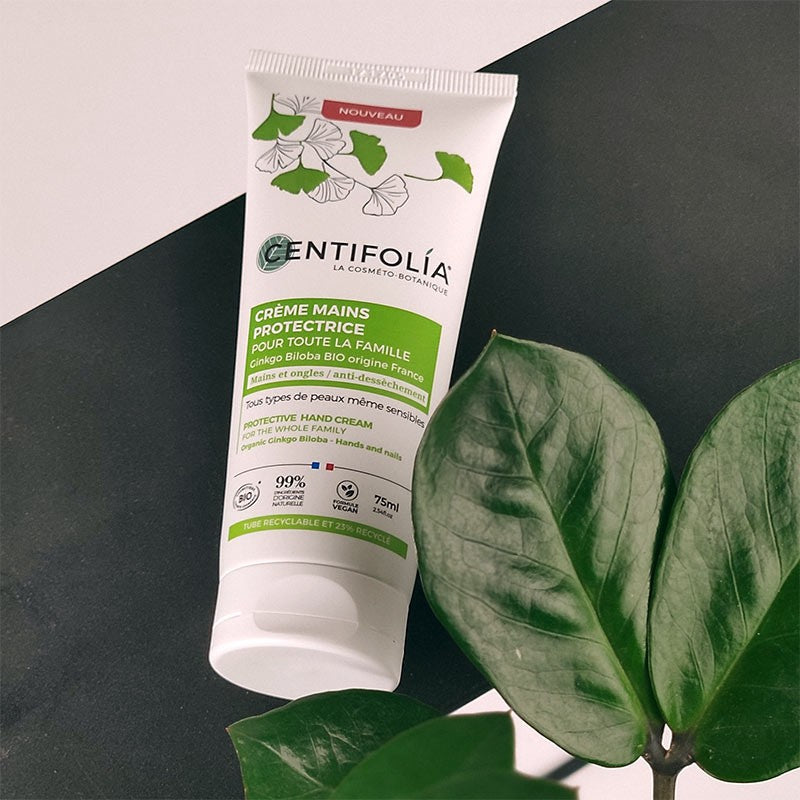 TUBE DE CRÈME À MAINS PROTECTRICE POUR TOUTE LA FAMILLE (MAINS ET ONGLES) FAIT À PARTIR DE GINKGO BILOBA DE LA COLLECTION HYDRATATION DE MARQUE CENTIFOLIA AVEC PLANTE
