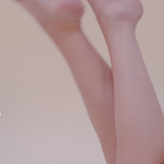 VIDÉO DU TUBE DE CRÈME PIEDS RÉPARATRICE 5% DE MIEL DE MANUKA DE MARQUE CICAMANUKA