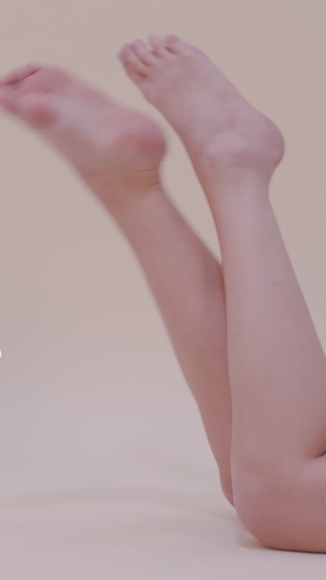 VIDÉO DU TUBE DE CRÈME PIEDS RÉPARATRICE 5% DE MIEL DE MANUKA DE MARQUE CICAMANUKA