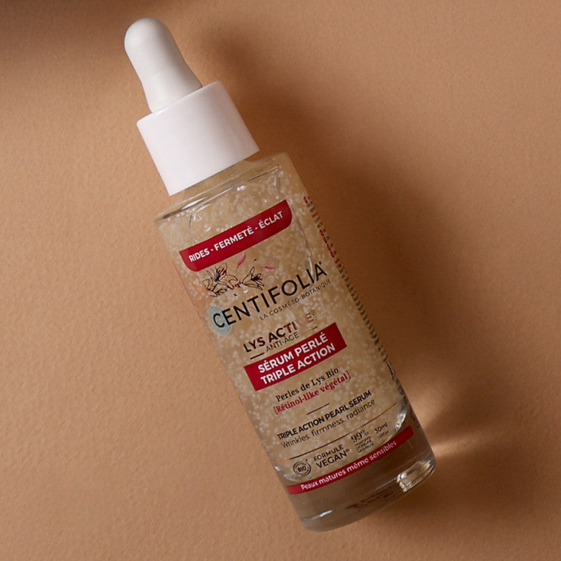 BOUTEILLE DE SÉRUM PERLÉ TRIPLE ACTION DE LA COLLECTION LYS ACTIVE DE LA MARQUE CENTIFOLIA